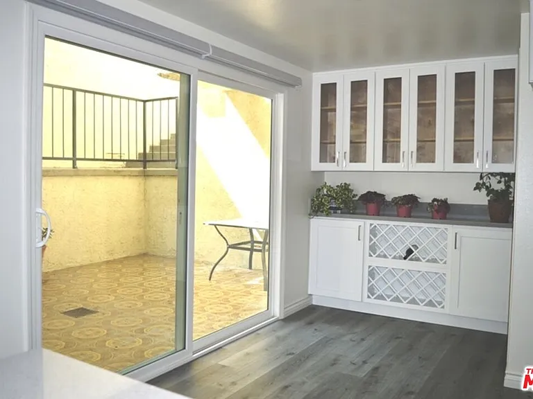 5425 Godbey Dr — Photo 7