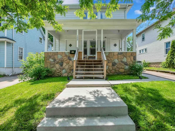 123 Jones St, Mount Clemens, MI 48043