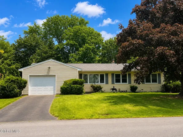 9 Clearview Boulevard, Castleton, NY 12033