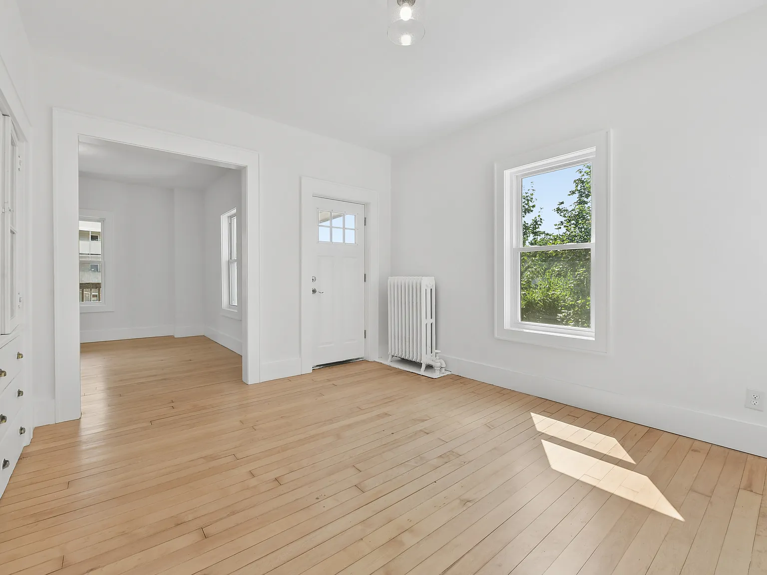 4 bed, 1732 sqft, $4,300 — Photo 3