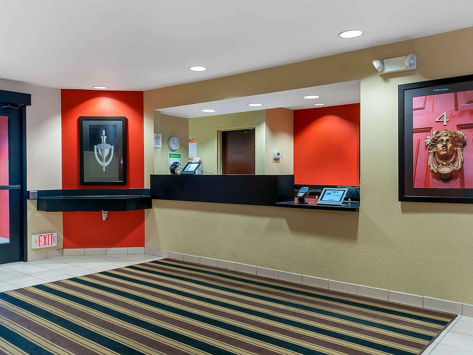 Lobby and Guest Check-in