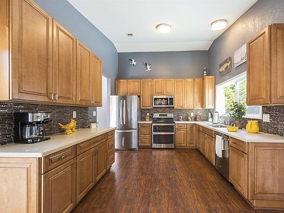 5th image of 1270 Loryn Ln