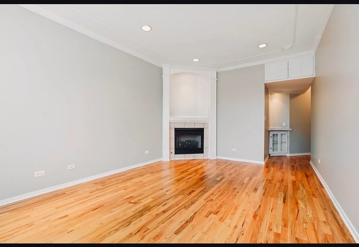2 bed, 850 sqft, $2,400 — Photo 2