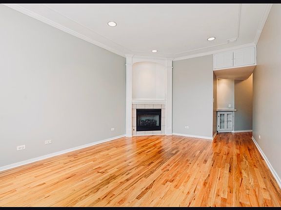 2nd image of 3116 W Cullom Ave #3