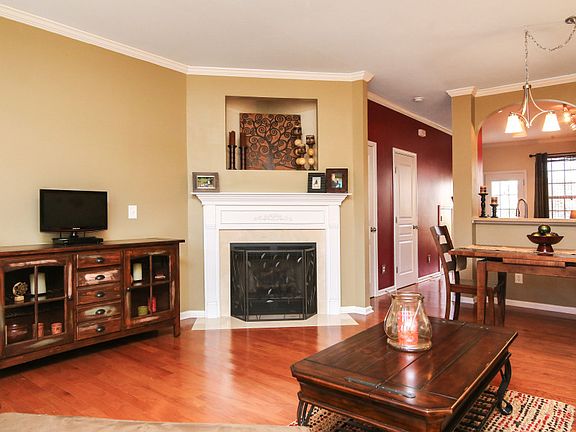 5th image of 164 Cedar Elm Rd