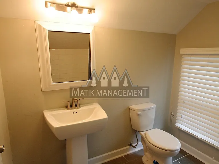 124 11th Ave NW — Photo 15