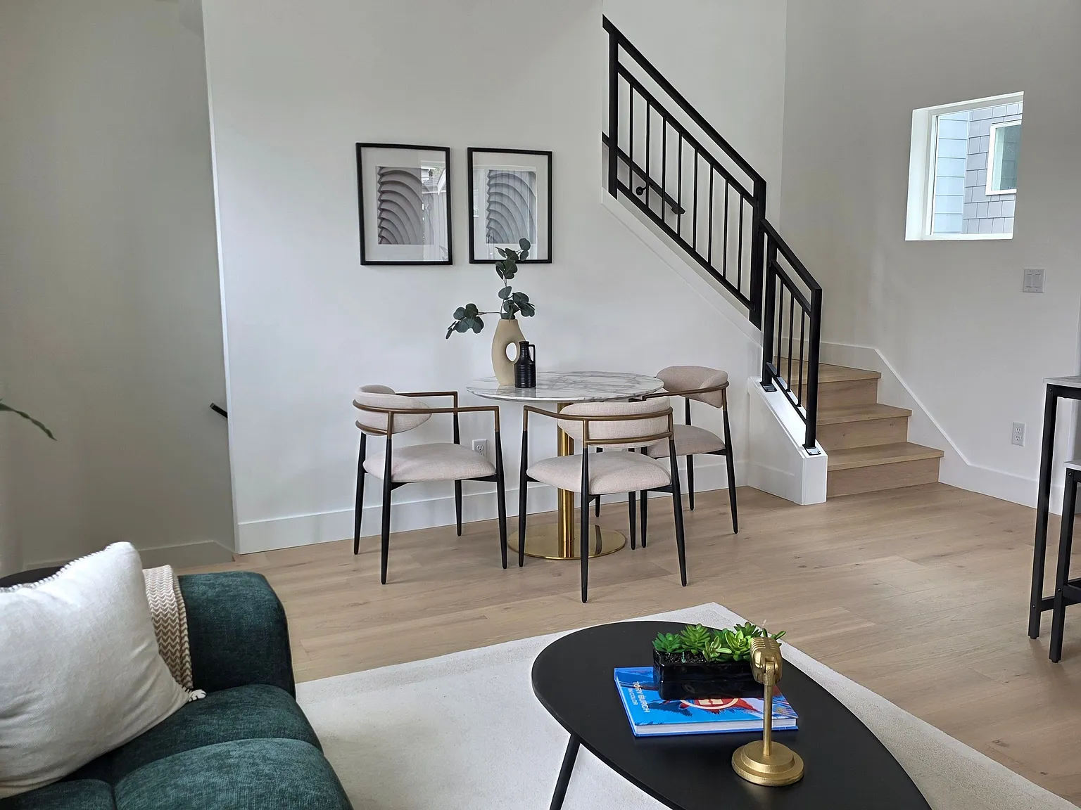 2 bed, 2.0 bath, 1058 sqft, $3,400 — Photo 2