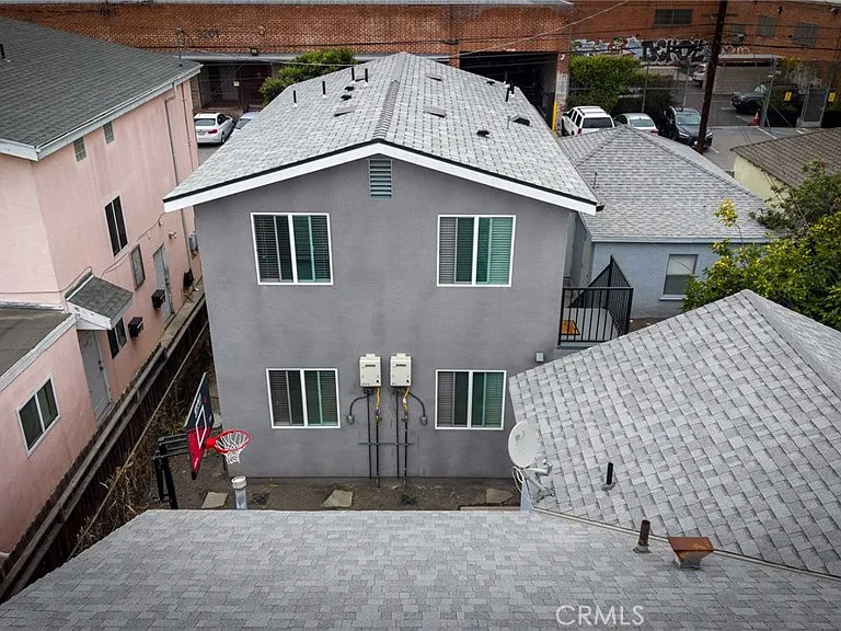3121 Obama Blvd — Photo 26