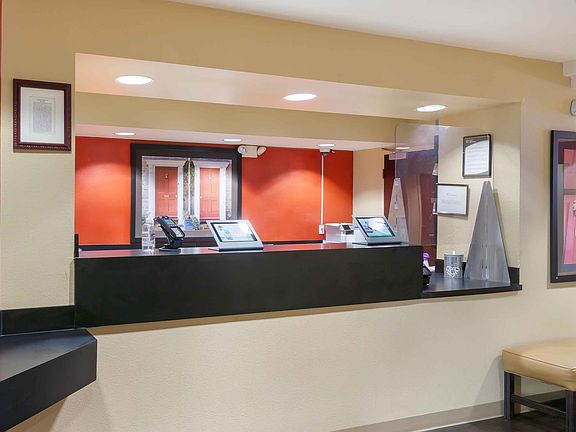 Lobby and Guest Check-in