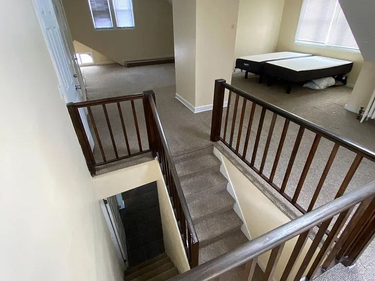 92 Townsend Ave — Photo 11