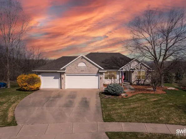 2119 Outlook Dr SE, Caledonia, MI 49316