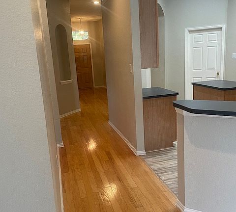 5th image of 548 Stonewall Ct