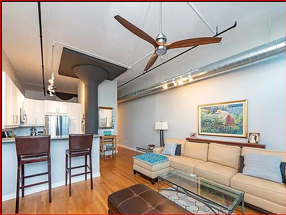 3rd image of 1224 W Van Buren St