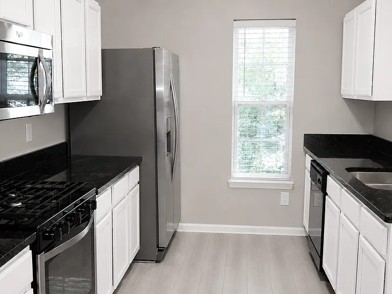 655 Kenridge Dr — Photo 7