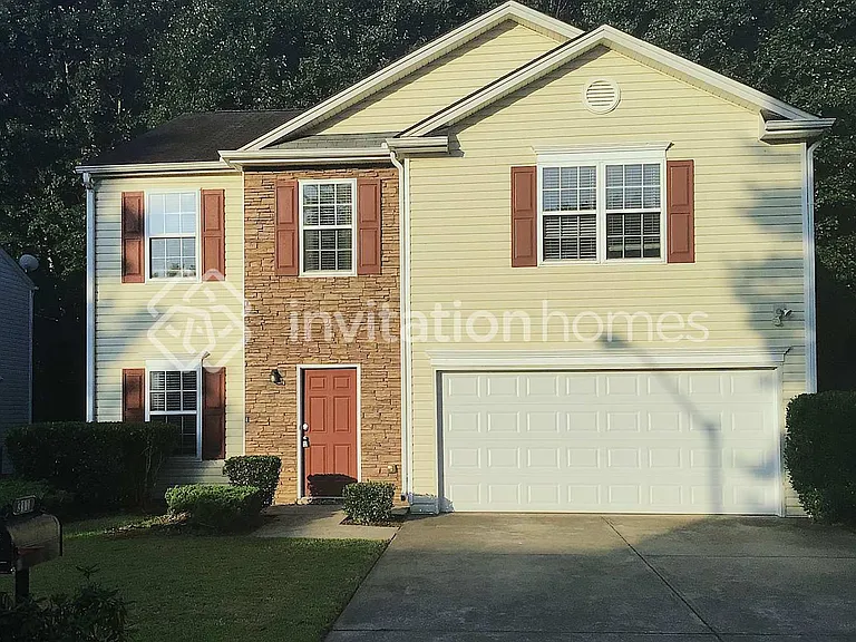 311 Westminster Dr — Photo 1