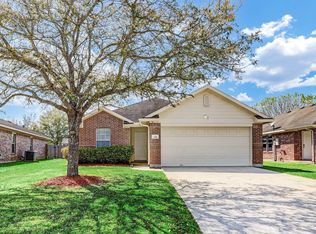 135 Rustic Colony Ln, Dickinson, TX 77539