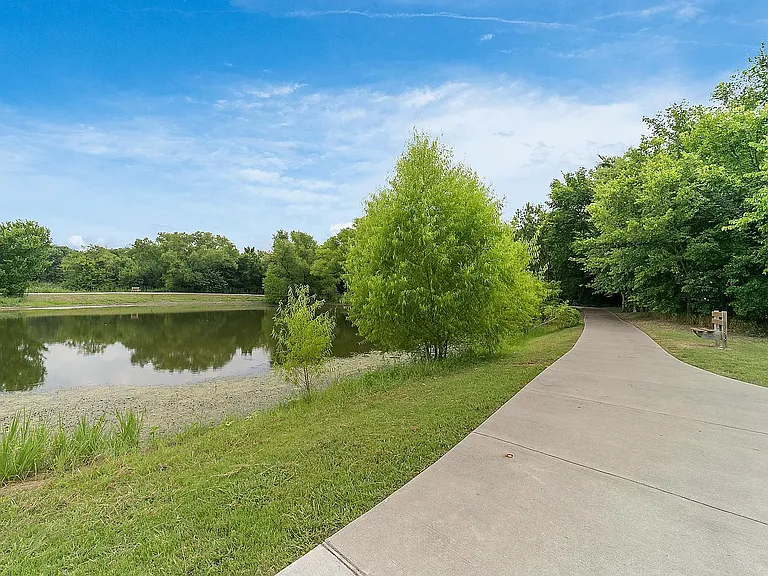 485 Harding Ln — Photo 41