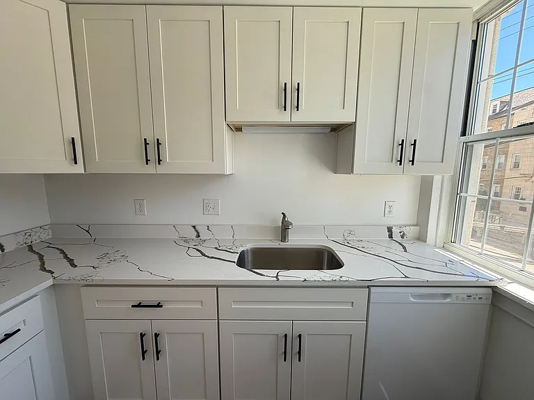 New King Edward Apartments — Photo 169