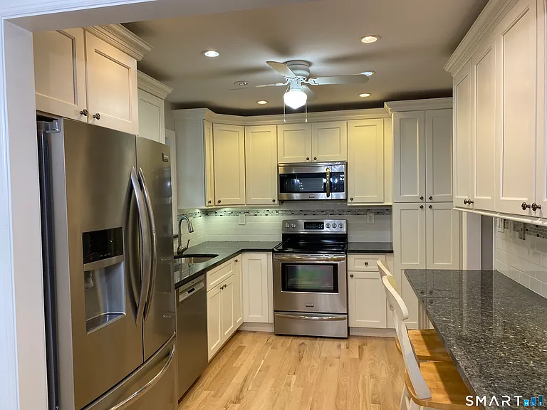 65 Cherry Ln — Photo 4