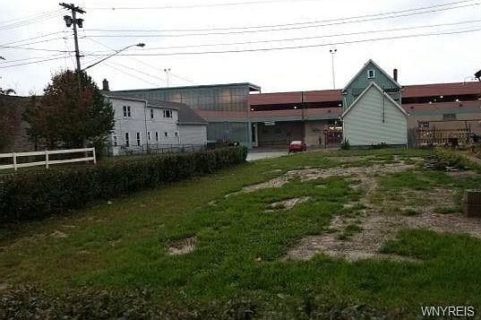 2nd image of 210 Clark St