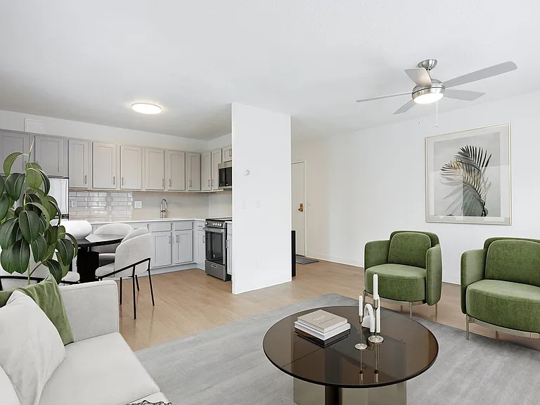 The Parkway Apartments — Photo 13