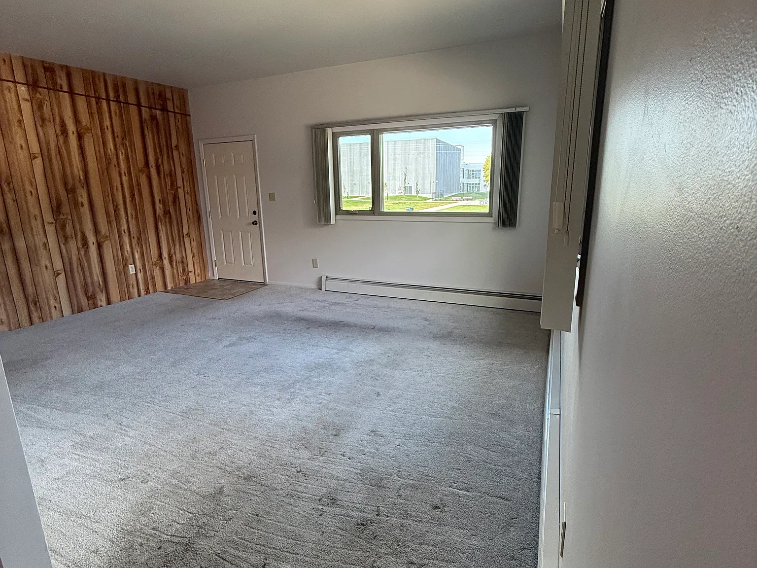 3 bed, 1450 sqft, $2,200 — Photo 4