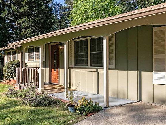 3rd image of 125 Robinhood Dr