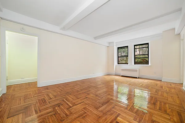 Rented by MNS | media 5