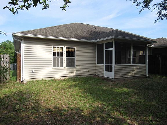4th image of 22 Covington Cir