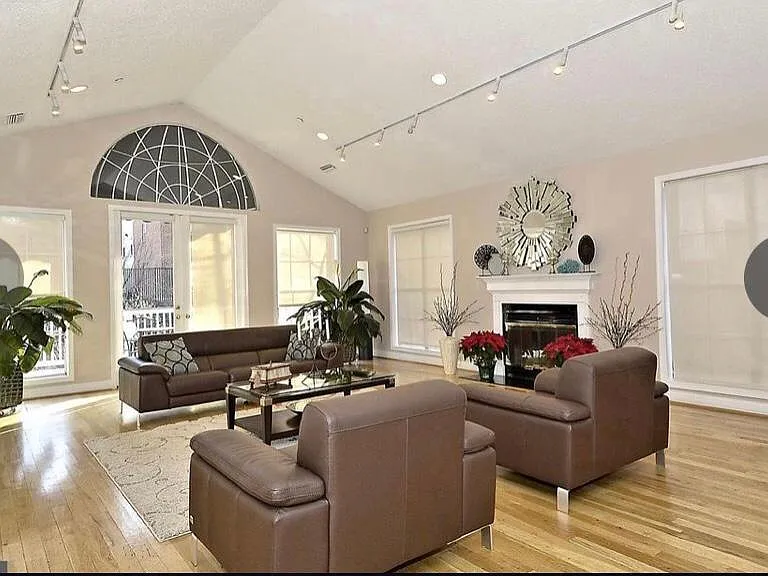 1535 Lincoln Way #202 — Photo 7