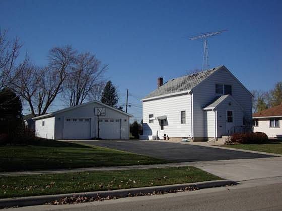1st image of 630 Morse St