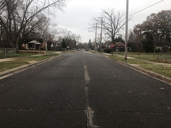 4th image of 8030 Dacosta