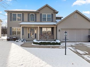 10917 N Waterton Dr, Dunlap, IL 61525