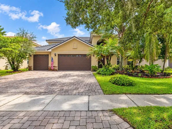 3713 EAGLE ISLE CIRCLE, KISSIMMEE, FL 34746