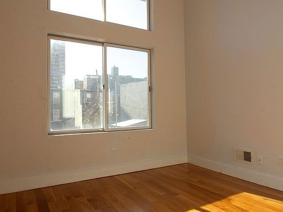 4th image of 94 Meserole St APT 3B