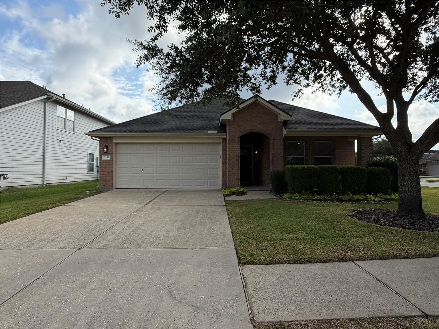 3 bed, 2.0 bath, 1716 sqft, $2,500 — Photo 1