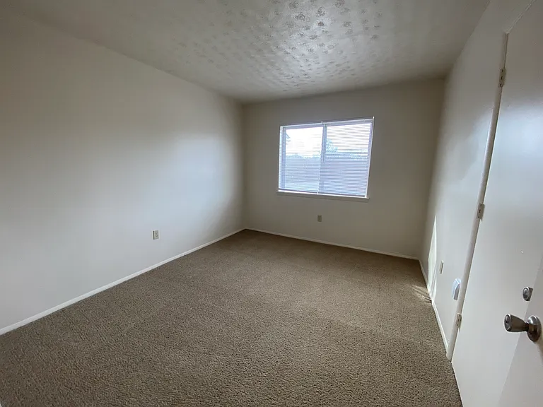 County Green Apartments — Photo 94