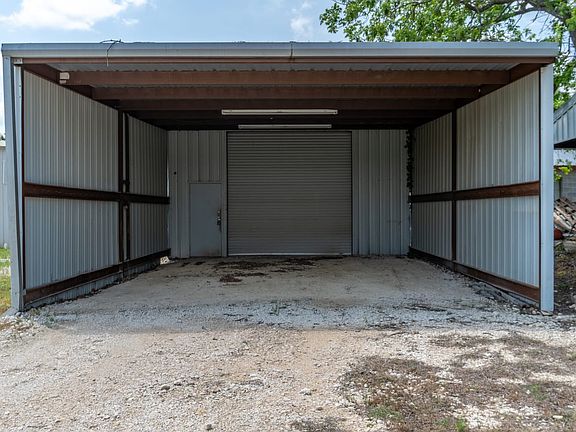 Evant Commercial Building with Owner Financing Available