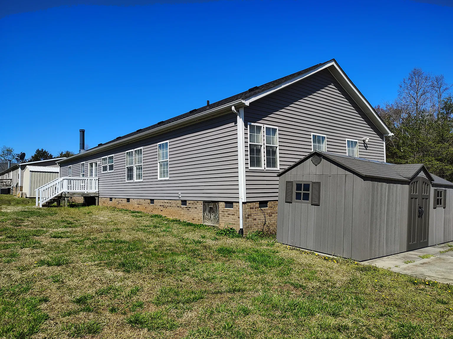 4 bed, 2250 sqft, $1,700 — Photo 4