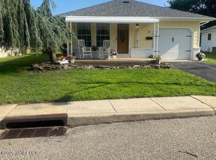 15 Barbuda Street, Toms River, NJ 08757