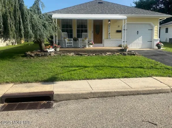 15 Barbuda Street, Toms River, NJ 08757