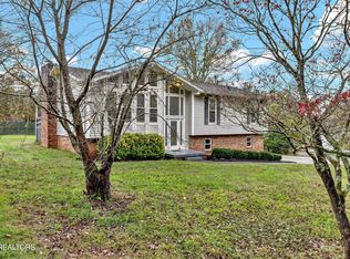 1734 Colonade Rd, Knoxville, TN 37922