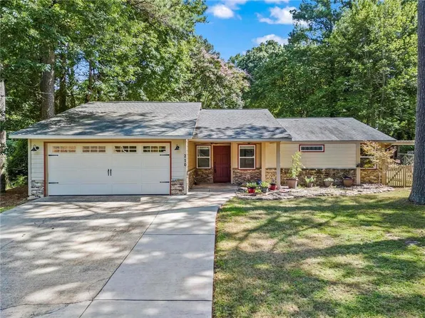 210 Driftwood Ln, Peachtree City, GA 30269