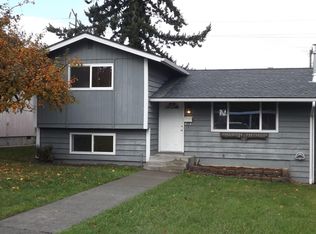 813 W 6th St, Port Angeles, WA