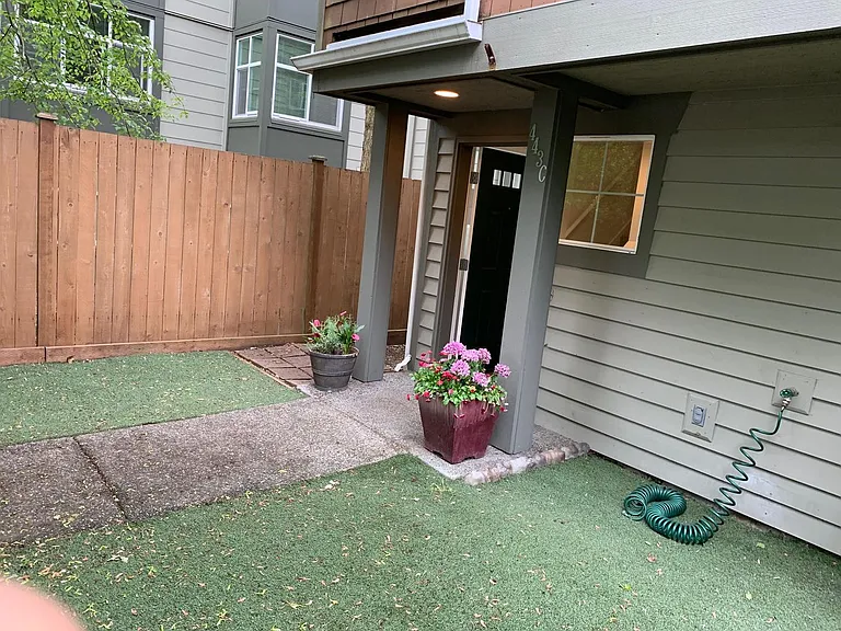 443 NE Ravenna Blvd #C — Photo 4