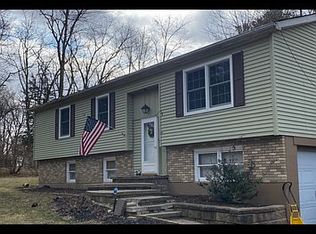 7 Unity Ln, New Paltz, NY 12561