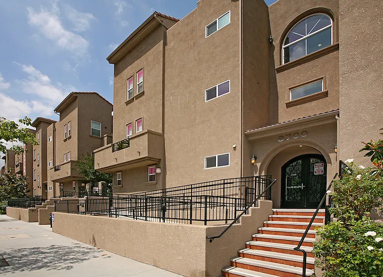 Glenoaks Villas — Photo 13