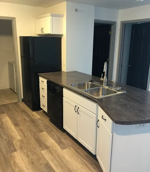 Senate Place Apartments — Photo 28