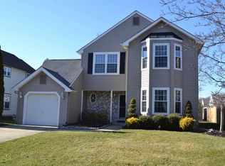 401 Farmhouse Ln, Mount Laurel, NJ 08054
