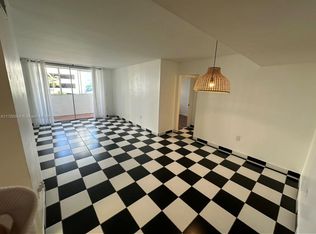5055 NW 7th St APT 409, Miami, FL 33126